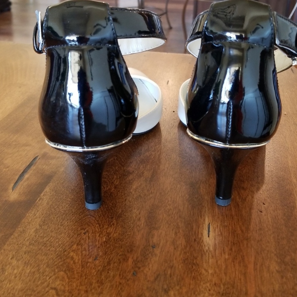 Shoes - Picture 4 of 4